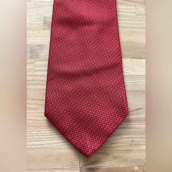 Salvatore Ferragamo 100% Silk Tie in a Beautiful Orange Purple and Red Color